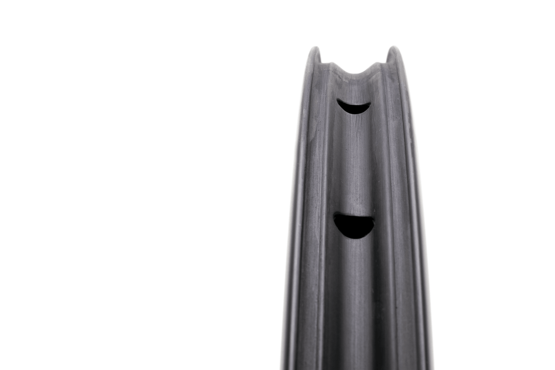 Paire de roues aéro NERZH carbone profil 38/38 2014 occasion Paire de roues aéro NERZH carbone profil 38/38 2014 occasion